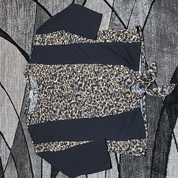 BKE RAGLAN SLEEVE LEOPARD PRINT FRONT TIE SHIRT - Picture 1 of 11